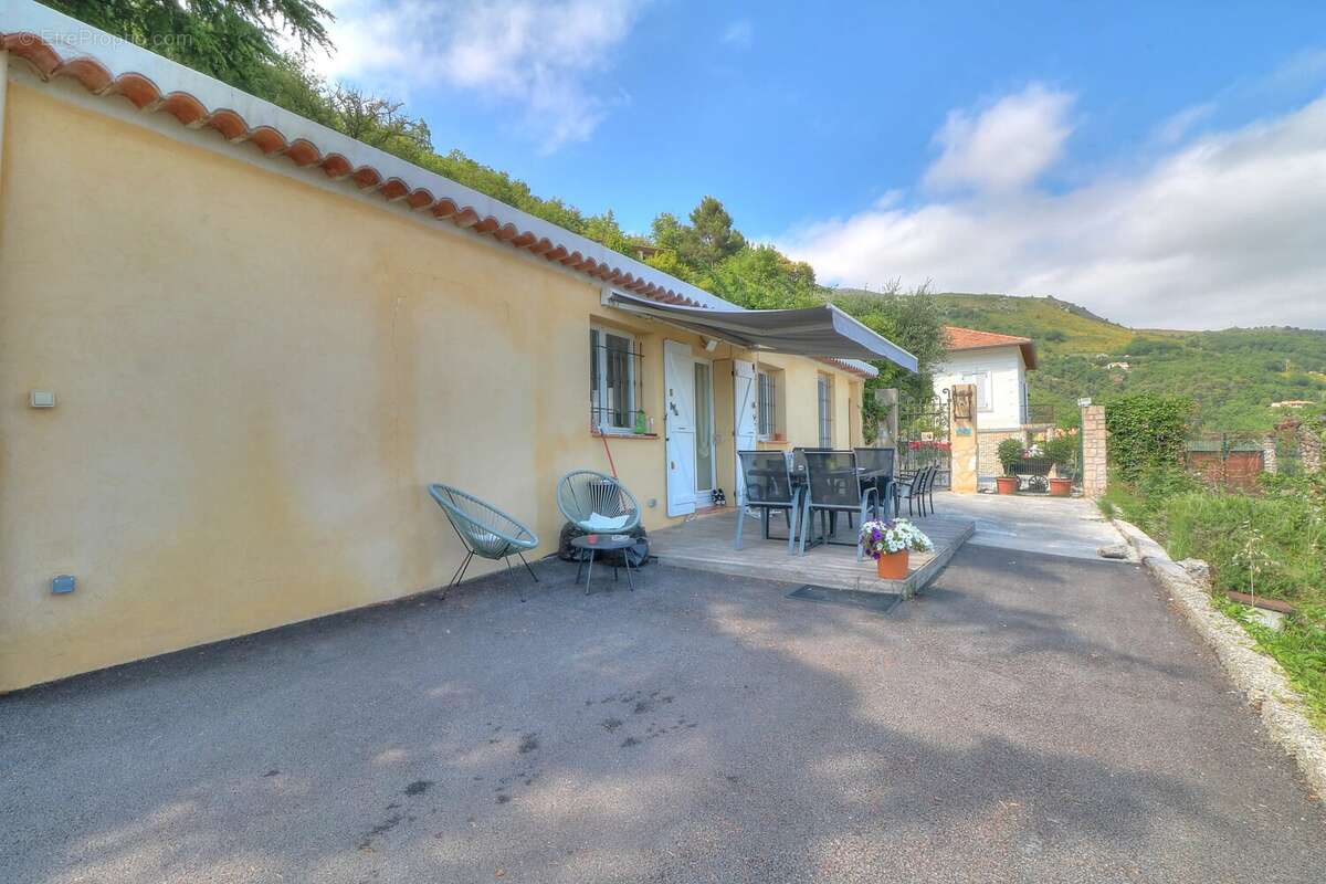 Maison à TOURRETTES-SUR-LOUP
