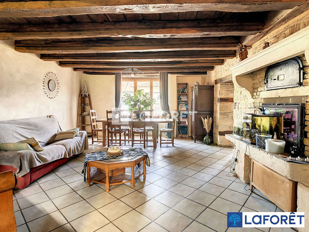 Maison Beze 6 pièce(s) 200 m2 - photo 3