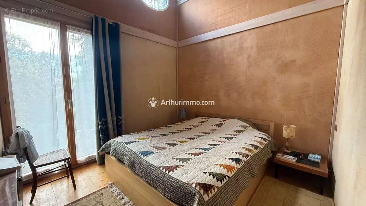 Maison à LA ROQUE-SAINTE-MARGUERITE