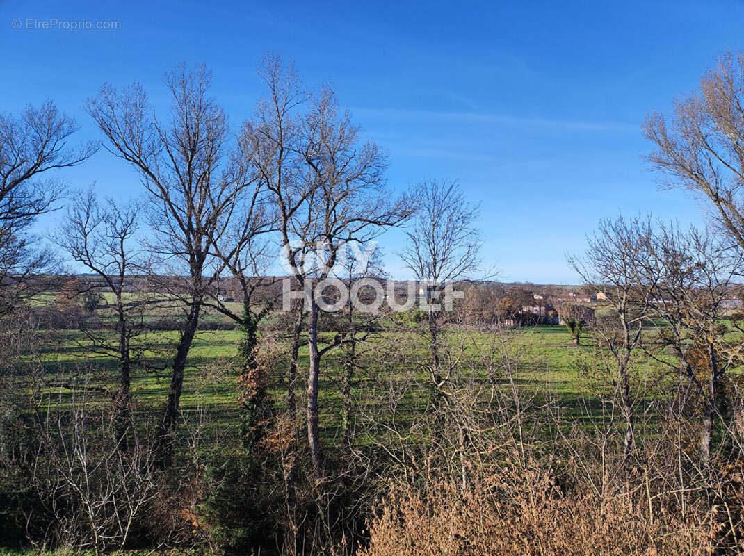 Maison à BUSSY-ALBIEUX