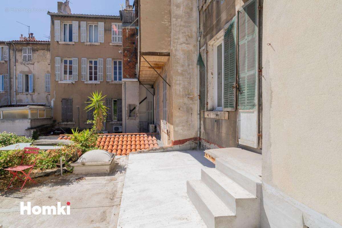 Appartement à MARSEILLE-6E