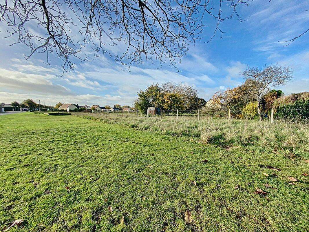 Terrain à DUN-SUR-AURON