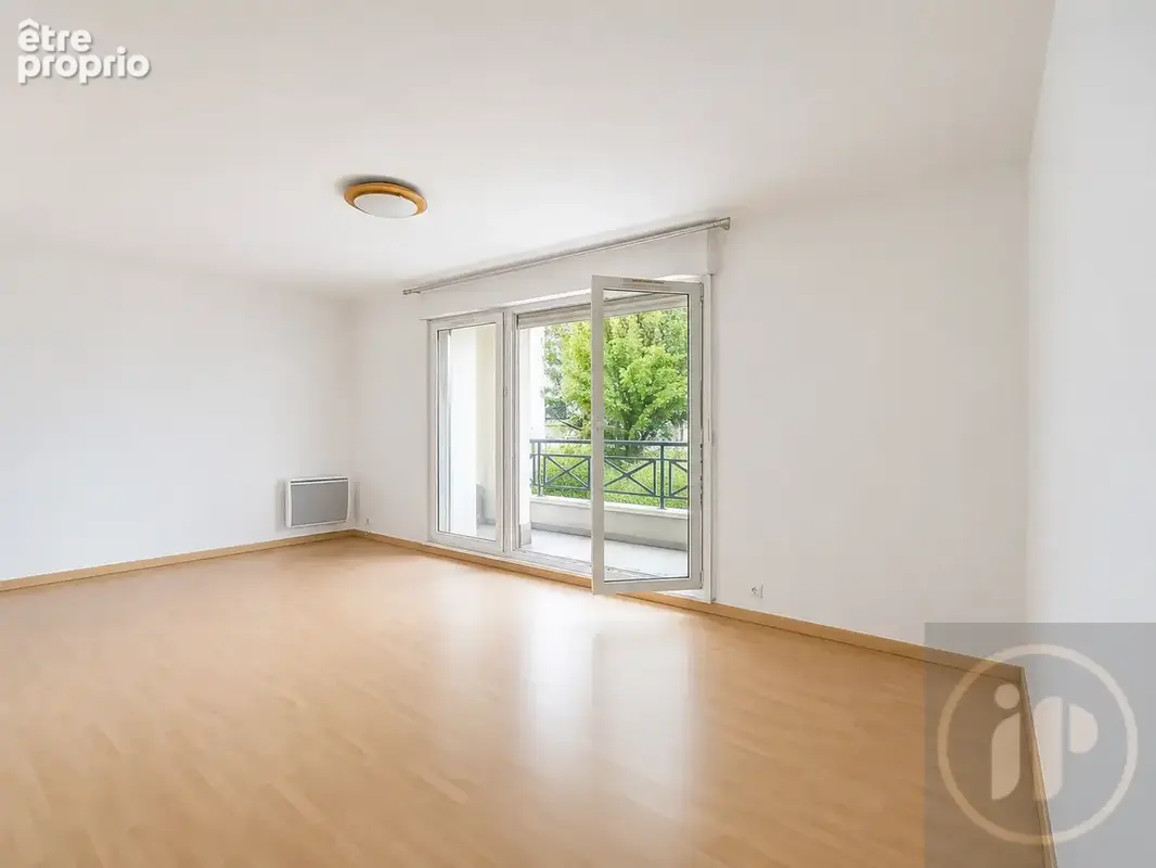 Studio proximité gare et commerces : Idéal investisseur ou primo accédant - photo 3