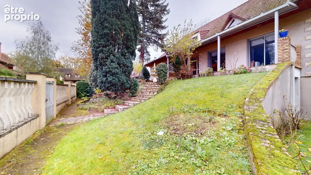 Maison 330 m² à Sucy-En-Brie  - photo 3