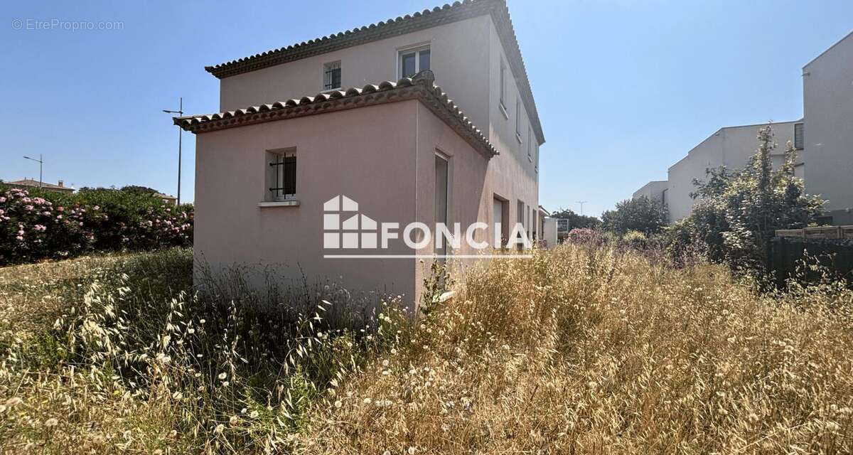 Maison à VILLENEUVE-LES-BEZIERS