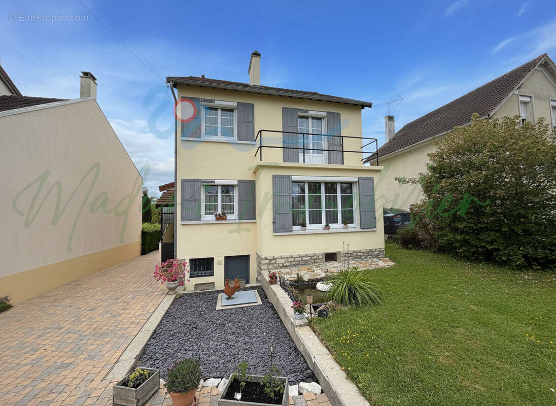 Maison à BONNIERES-SUR-SEINE
