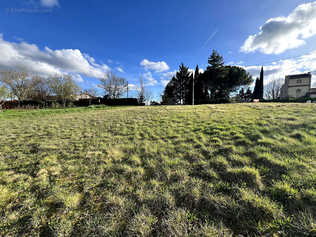 Terrain à AUREVILLE