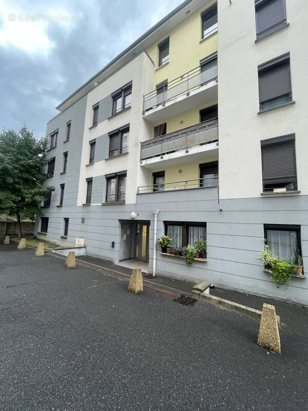 Appartement à SAINT-ETIENNE