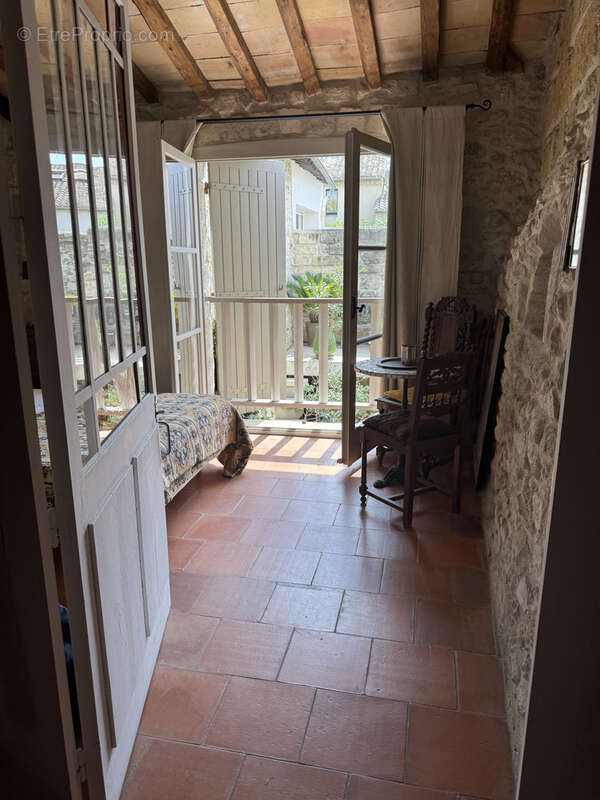 Intra-Muros, Maison de village avec patio - photo 13