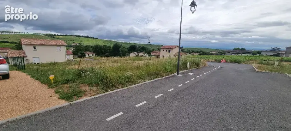 Terrain à FLEURIE
