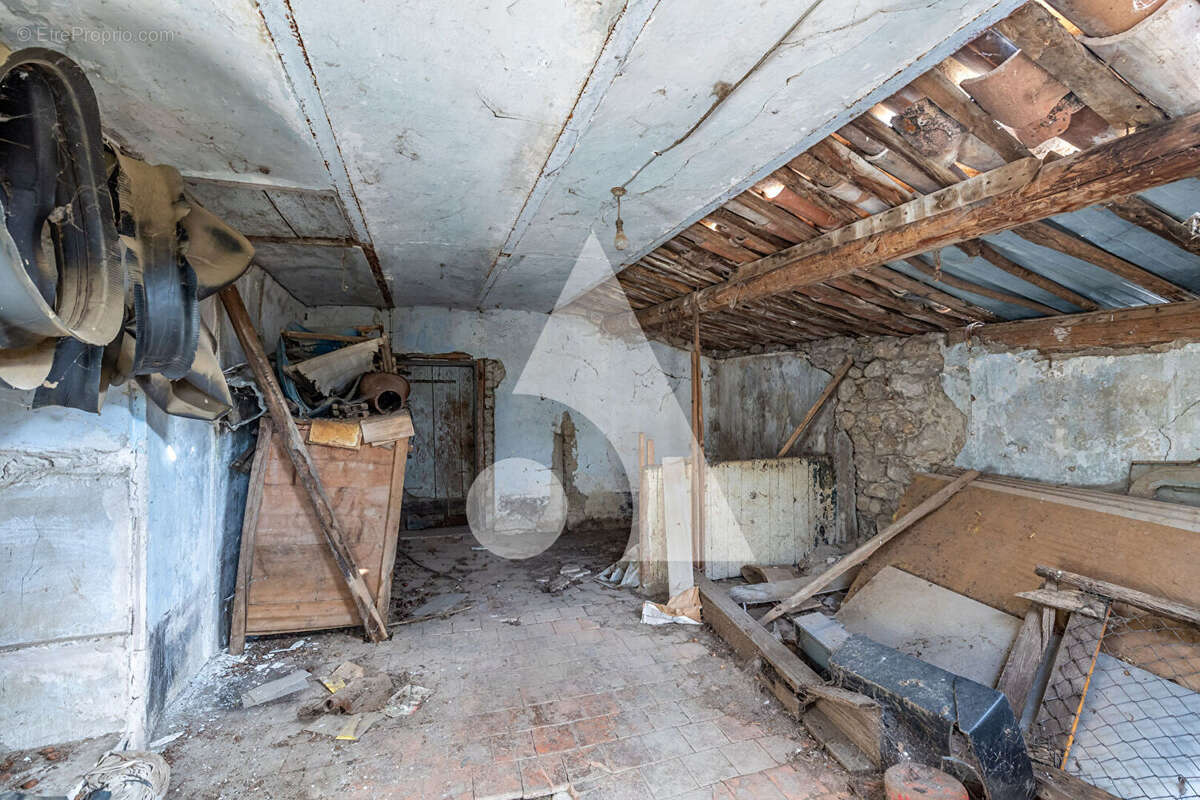 SIGOTTIER (05700) - Corps de ferme à rénover avec fort potentiel - photo 6