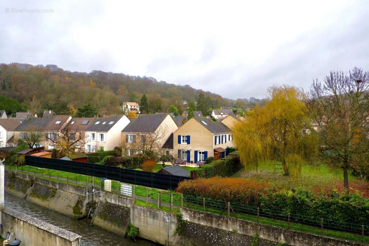 Appartement à AULNAY-SUR-MAULDRE