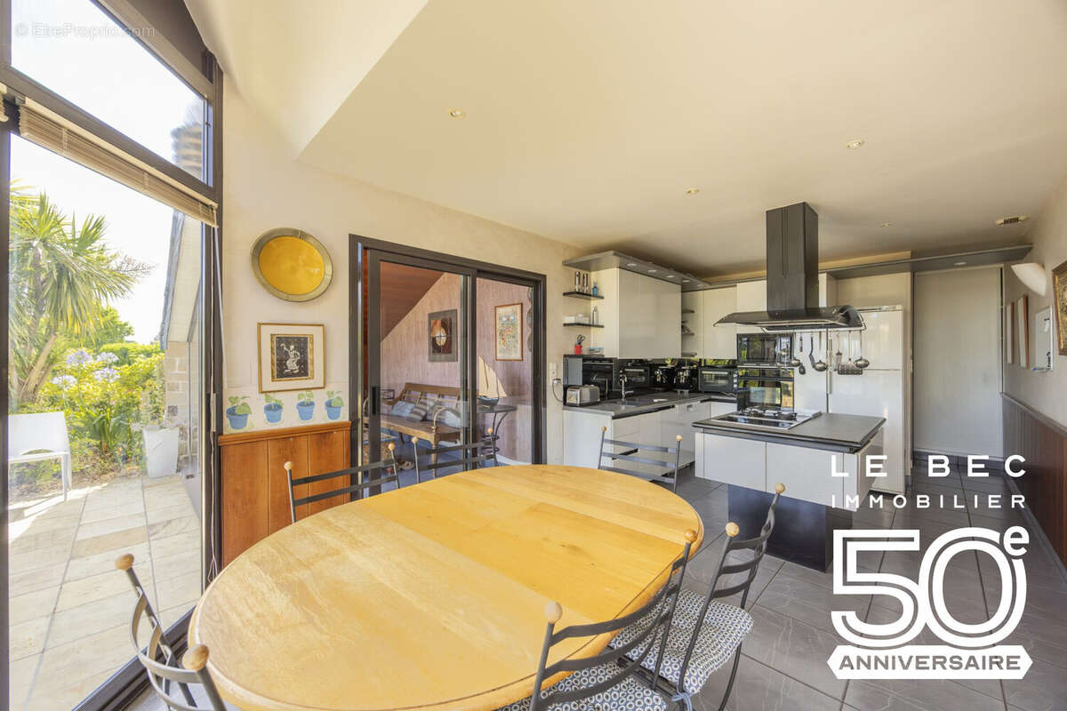 Maison 240 m² à Vannes  - photo 9