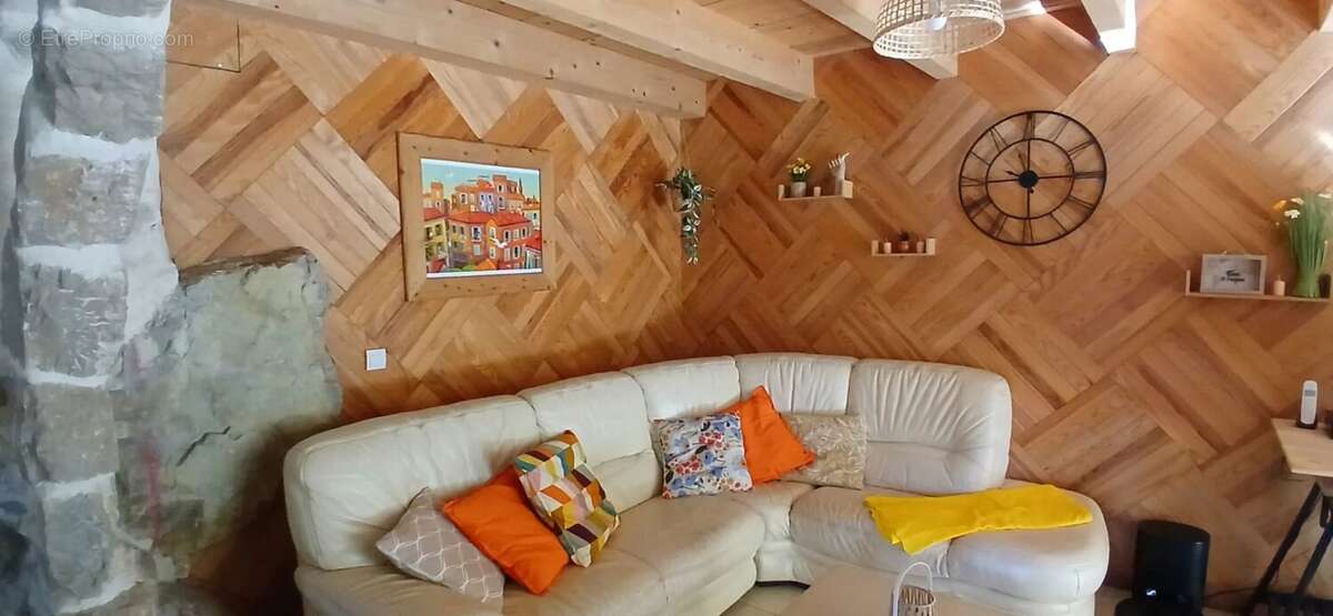 Maison à L&#039;ESCARENE