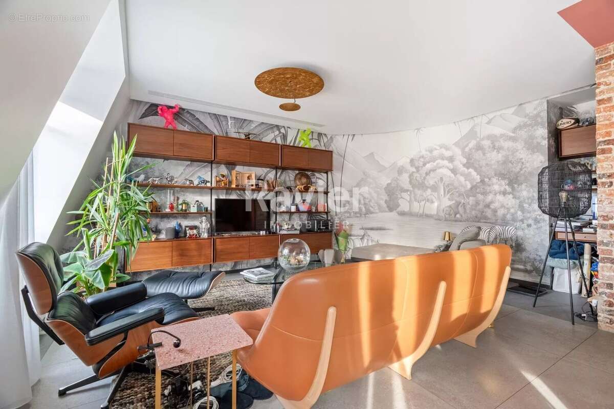 Appartement à PARIS-16E