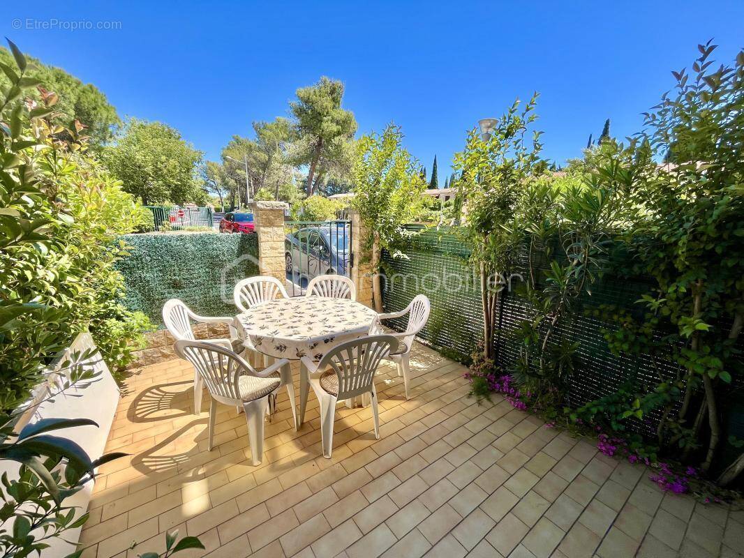 Appartement à LA LONDE-LES-MAURES