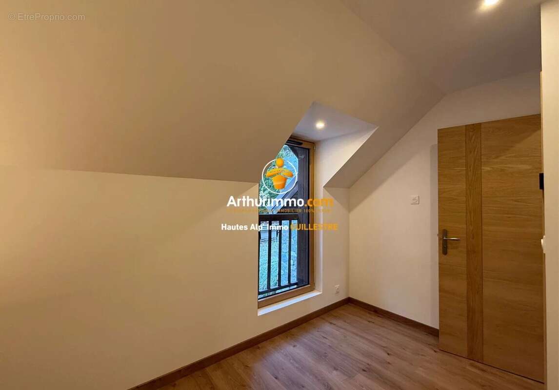 Appartement à EYGLIERS