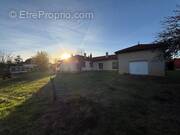 Photo 1 - Maison à LES PUJOLS