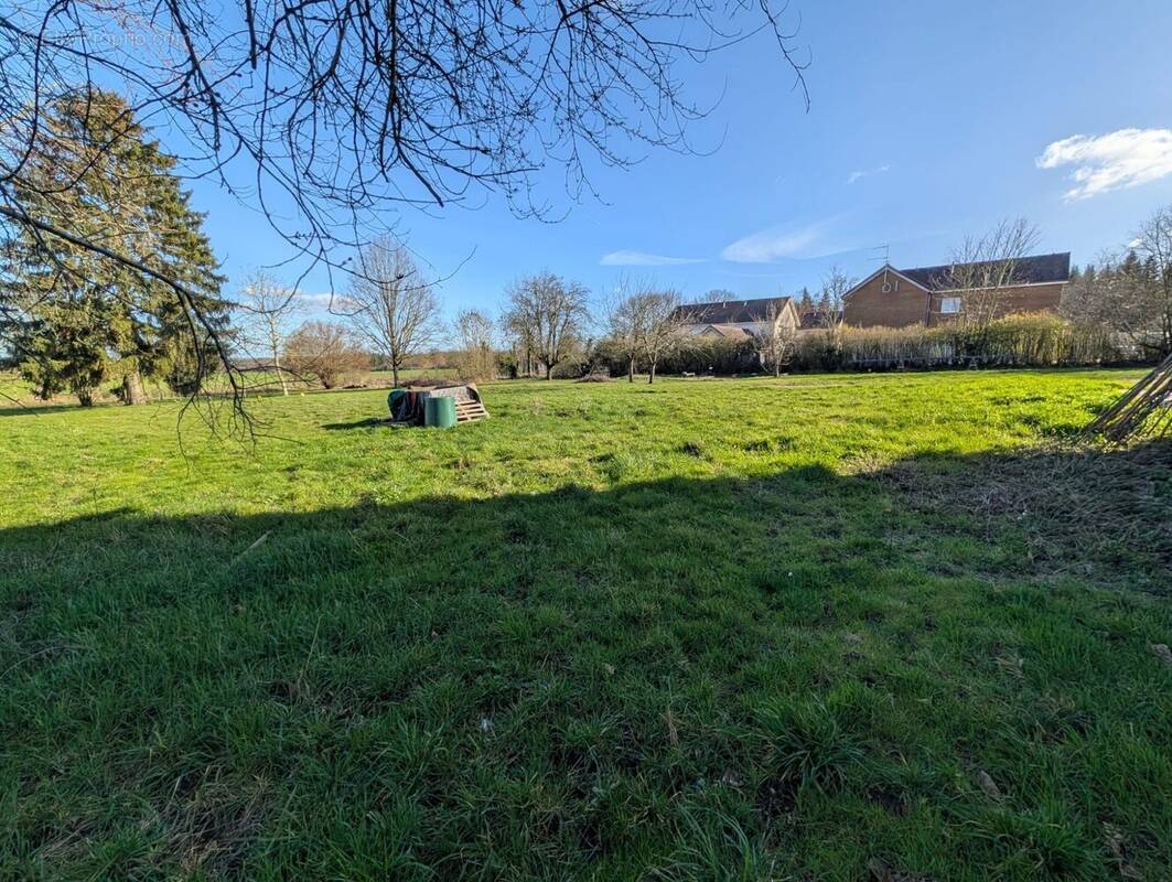 Terrain à LA QUEUE-LES-YVELINES