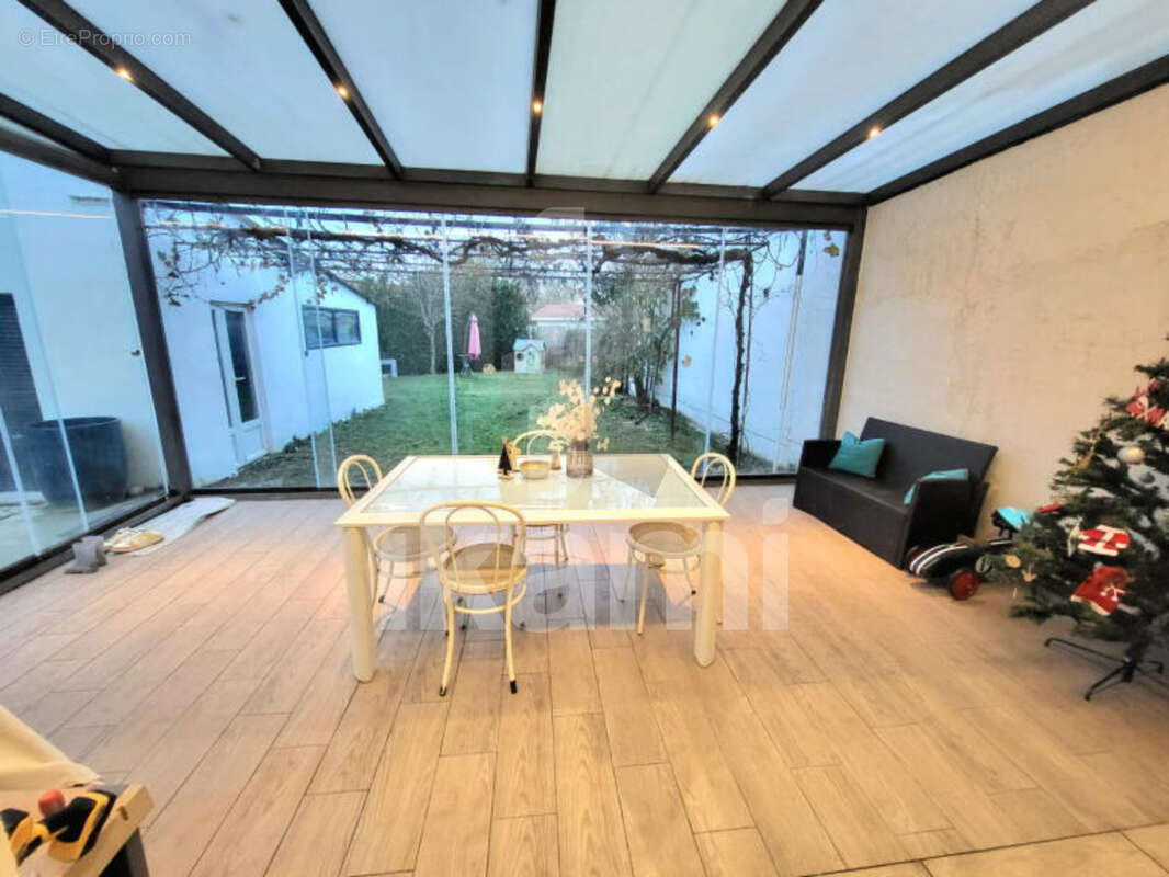 Maison à VILLENAVE-D&#039;ORNON