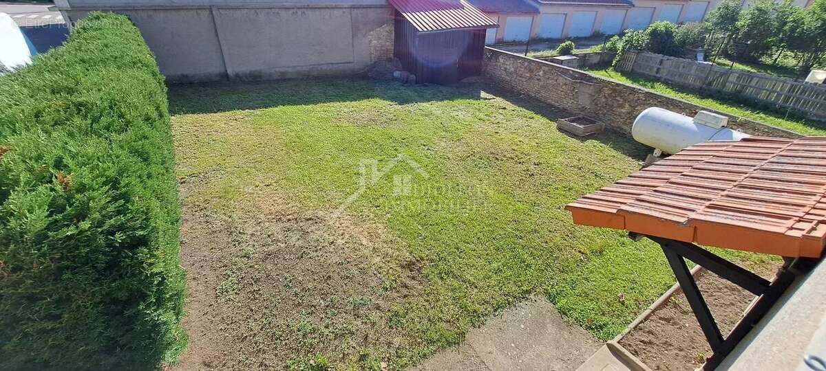 Maison à THIAUCOURT-REGNIEVILLE