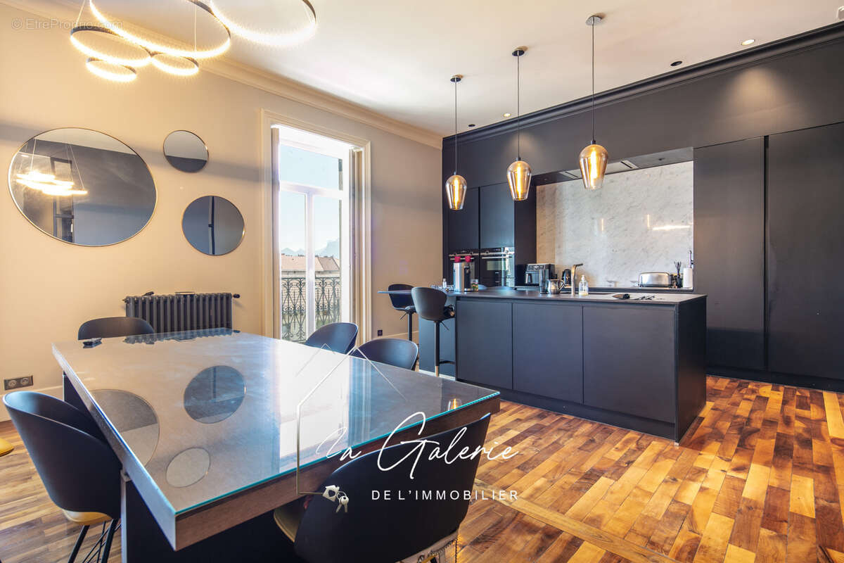Appartement de prestige hyper centre place vaucanson grenoble - photo 3
