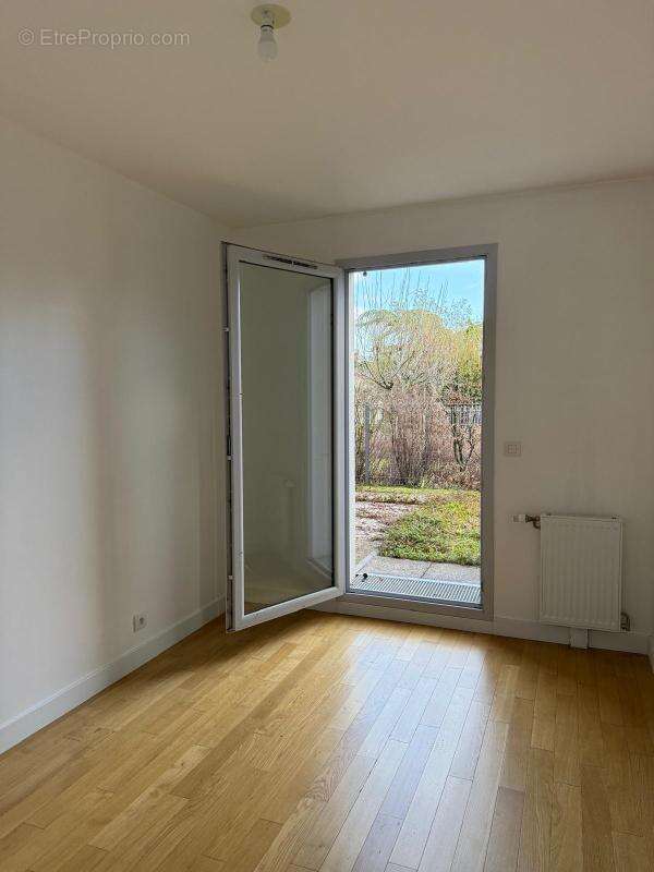 Beau trois pieces - immeuble recent - eaubonne - photo 8