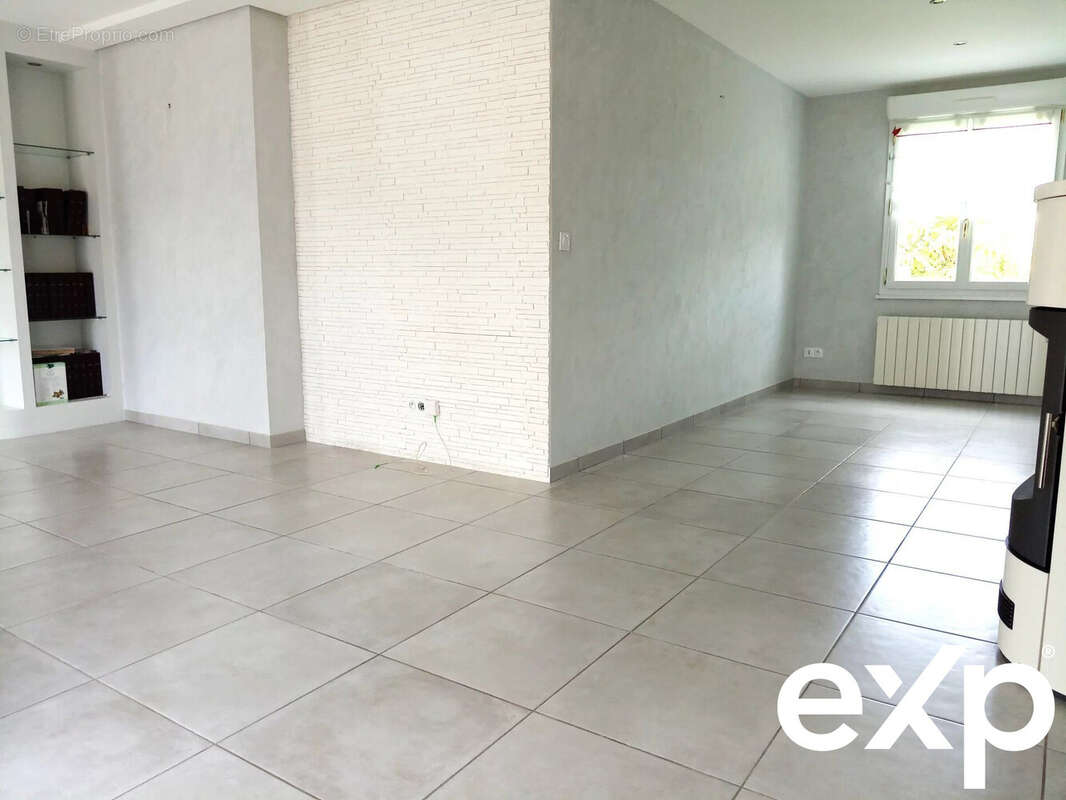 Maison à SAINT-HERBLON