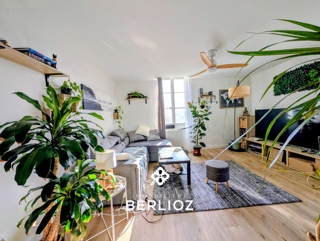 Appartement à MEYLAN