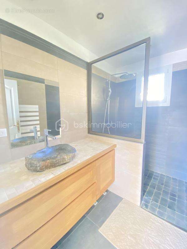 Maison à POURRIERES