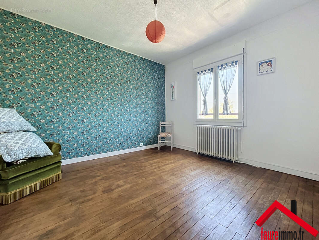 Maison à TERRASSON-LAVILLEDIEU