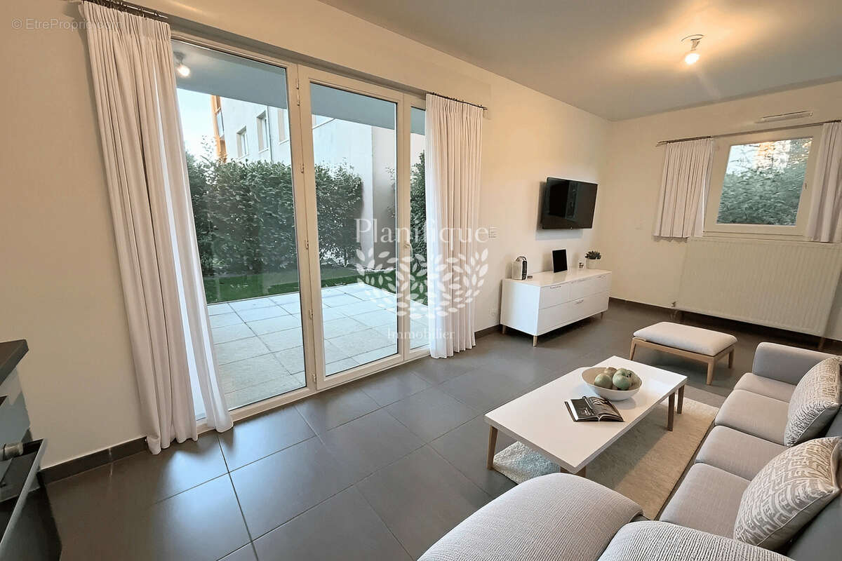 Appartement à CRANVES-SALES