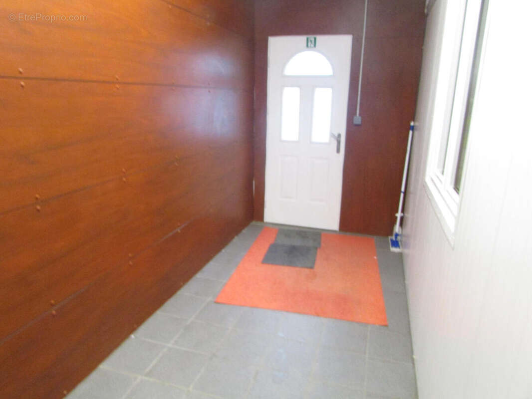 IMG_0835 - Commerce à RUPT-SUR-MOSELLE