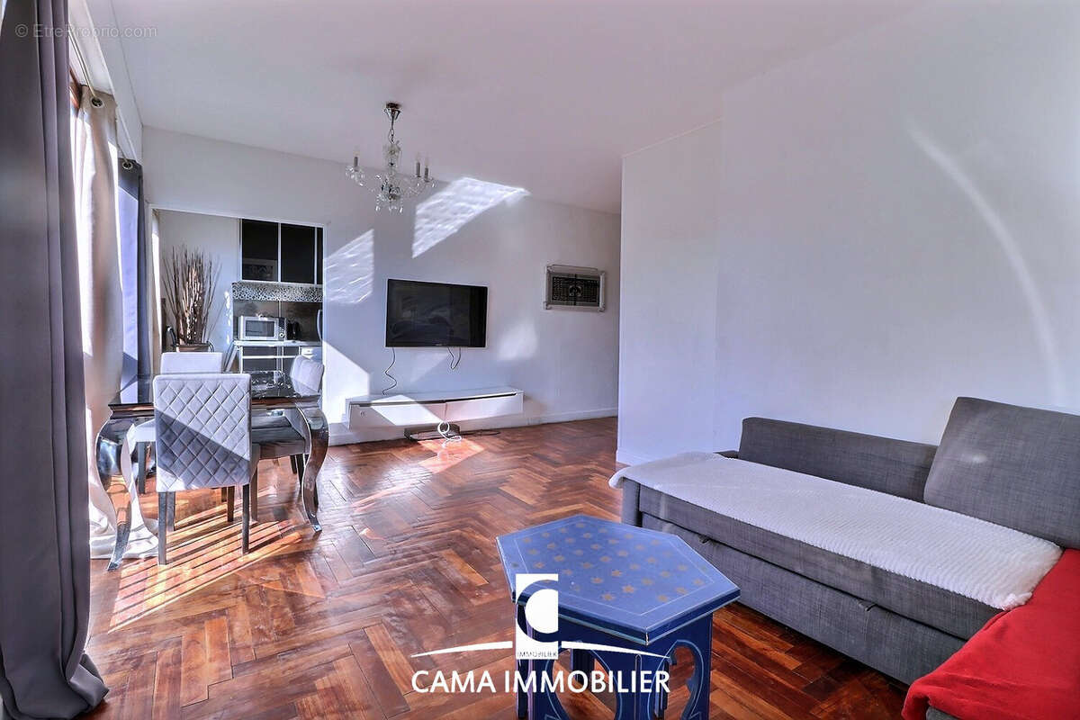 Appartement à FONTENAY-LE-FLEURY