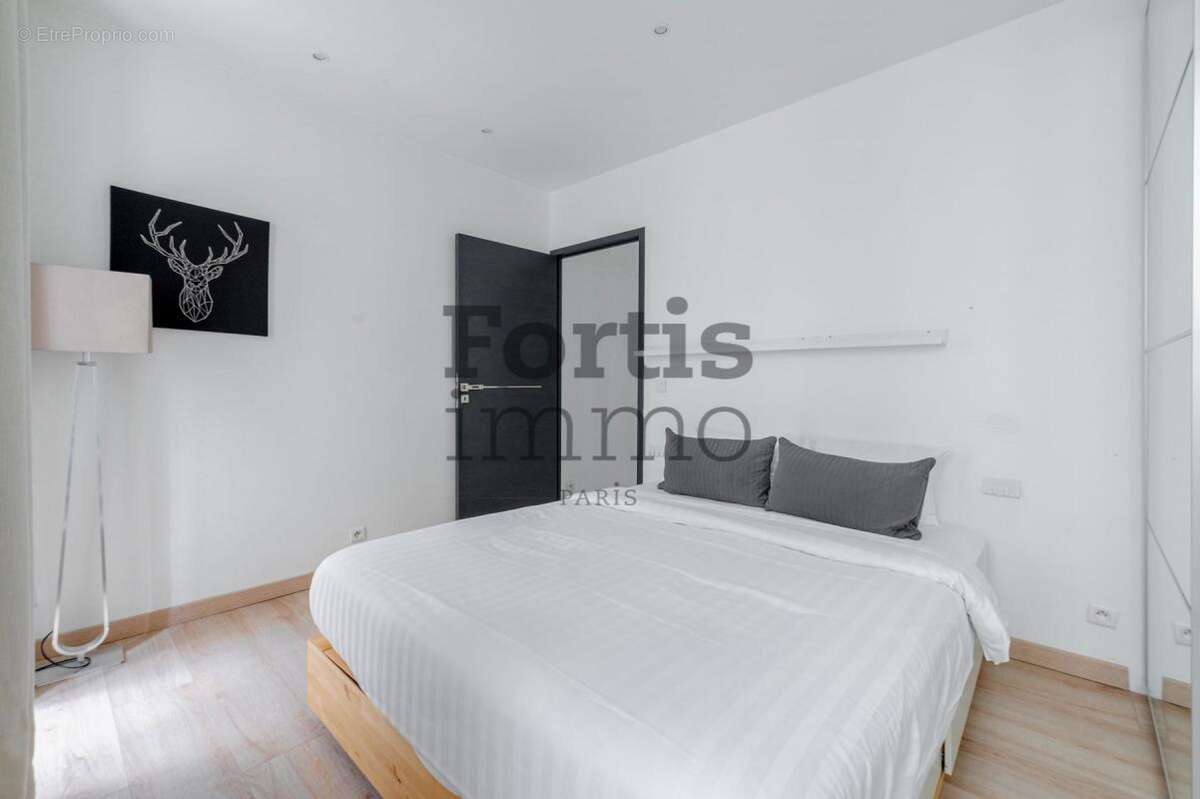 Appartement à PARIS-2E