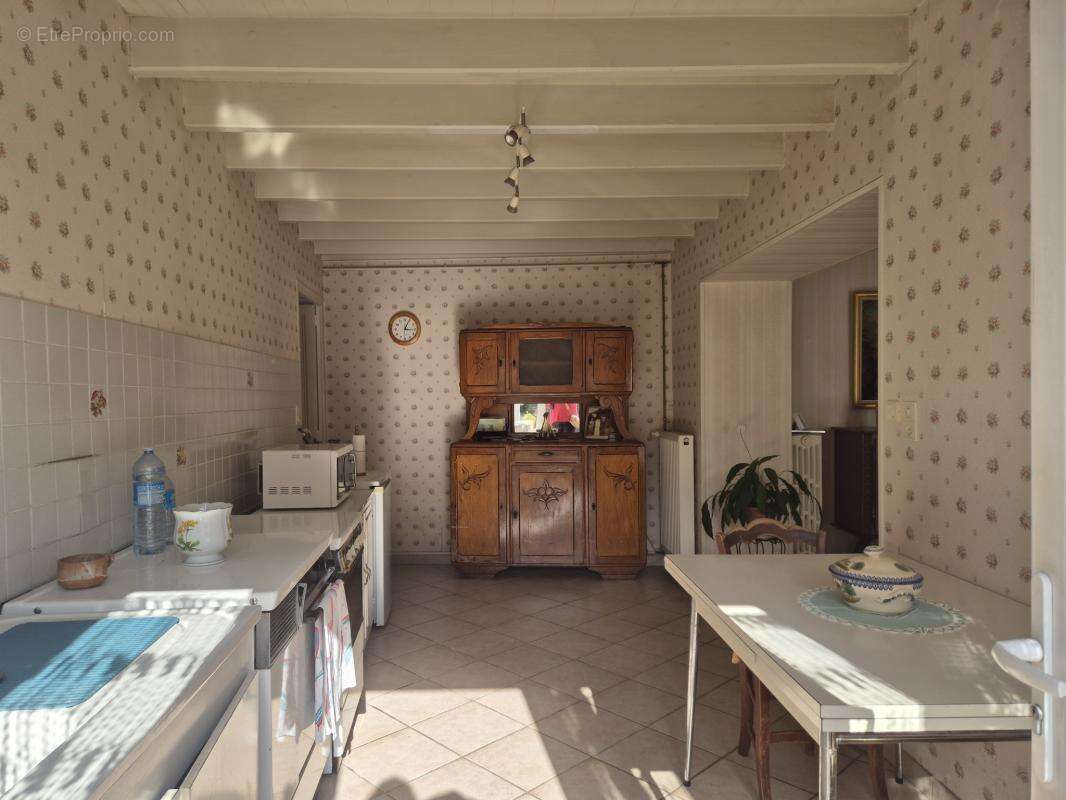 Maison à AIGRE