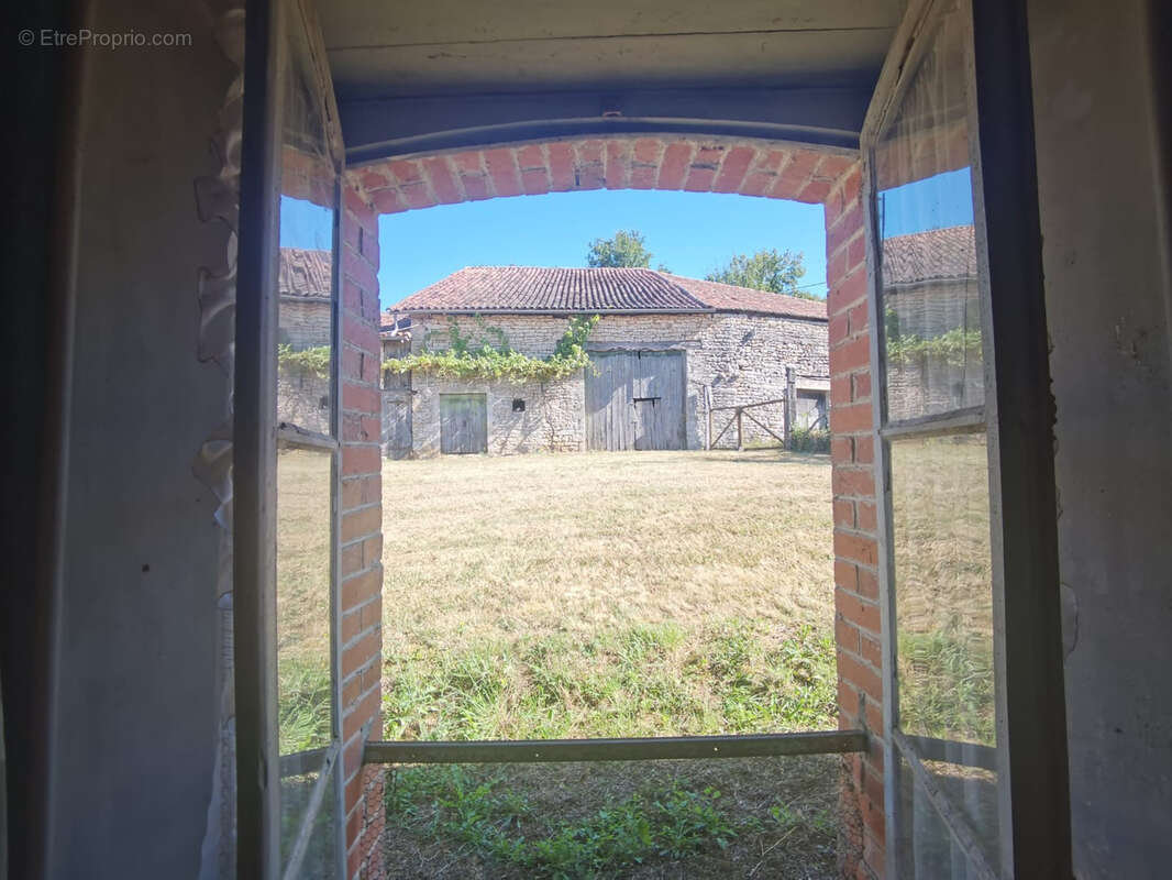 Maison à CELLEFROUIN