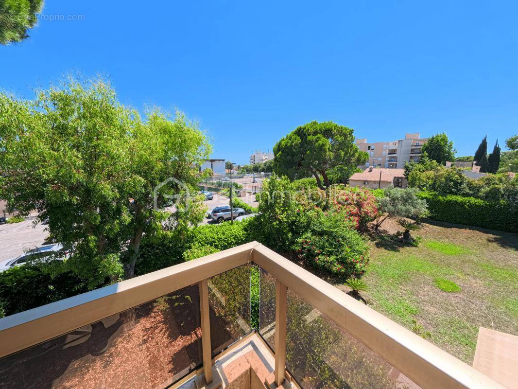 Appartement à VALLAURIS