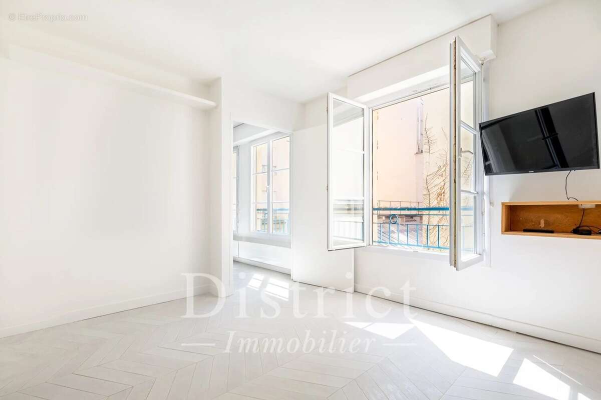 Appartement à PARIS-2E