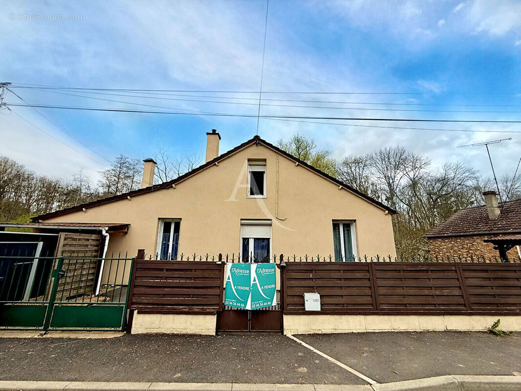 Maison à JOUY