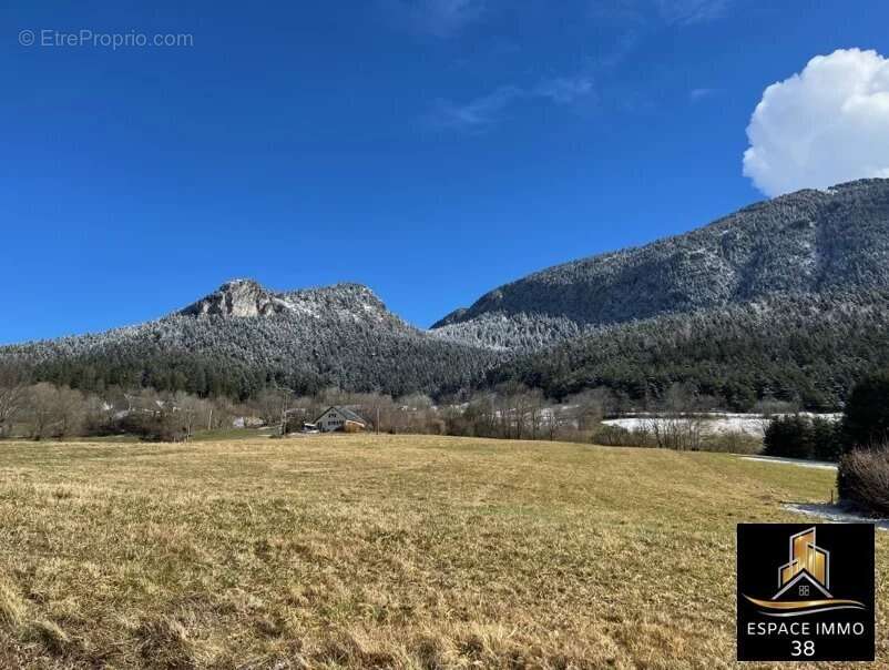 Terrain à SAINT-NIZIER-DU-MOUCHEROTTE