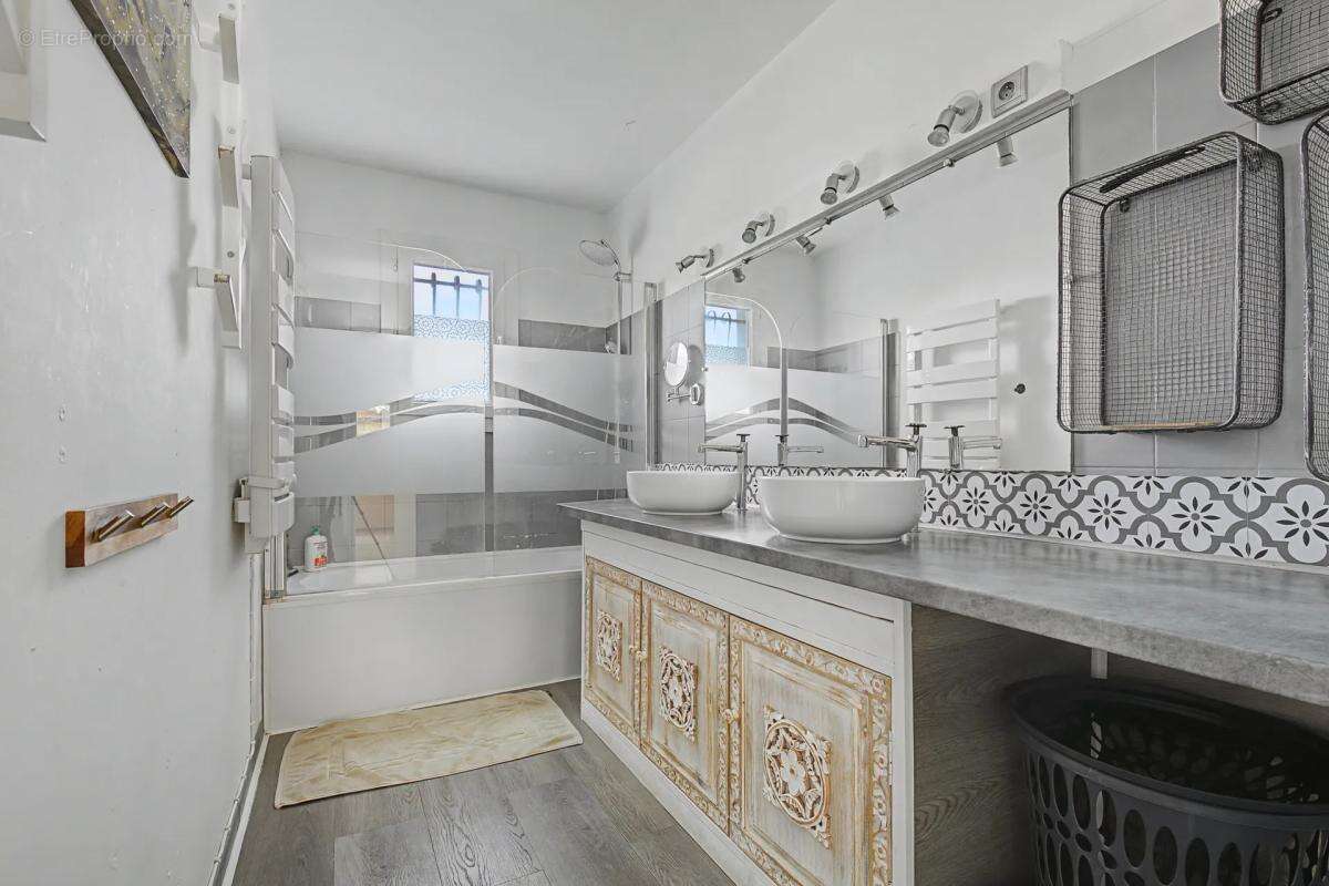 Maison à SAINT-GILLES