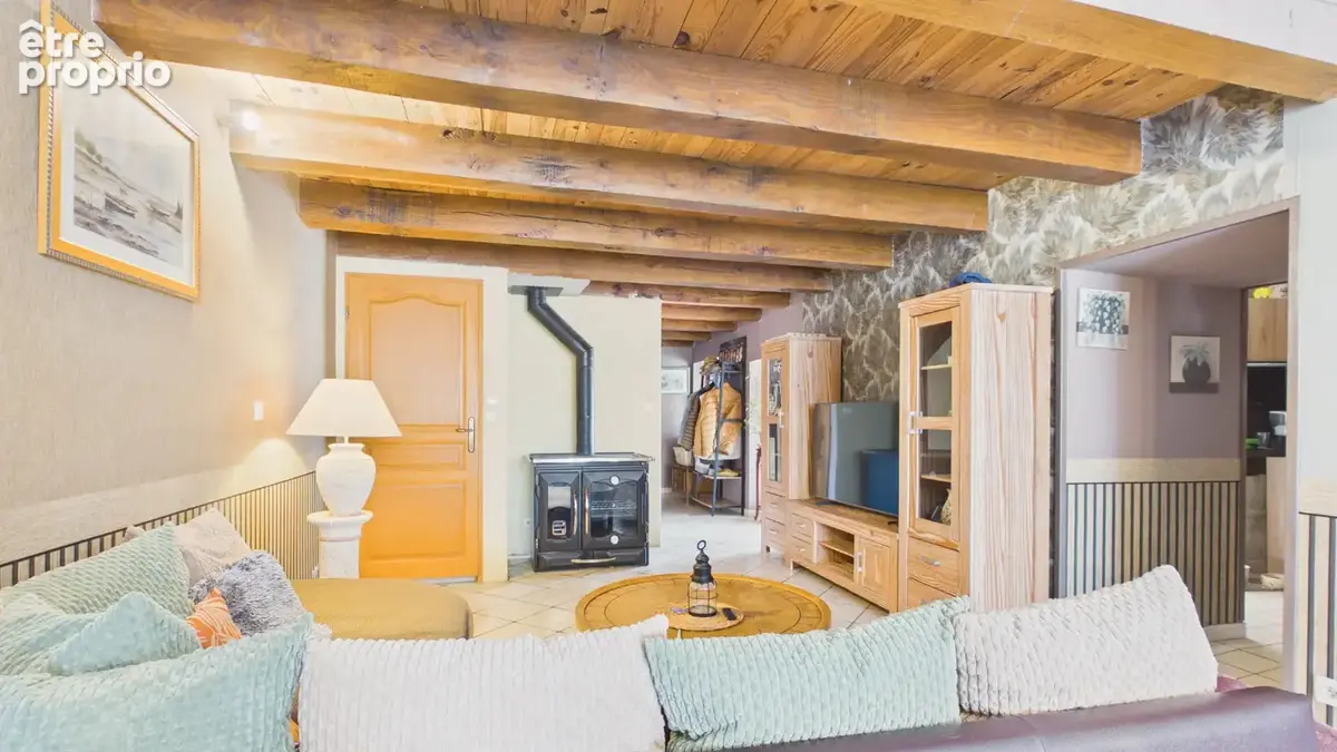 Ensemble immobilier en pierre avec gîte, maison principale, roulottes et piscine près de Cajarc - photo 9