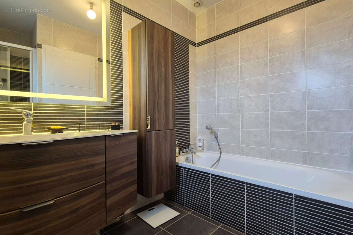 Maison à LE BOIS-D'OINGT