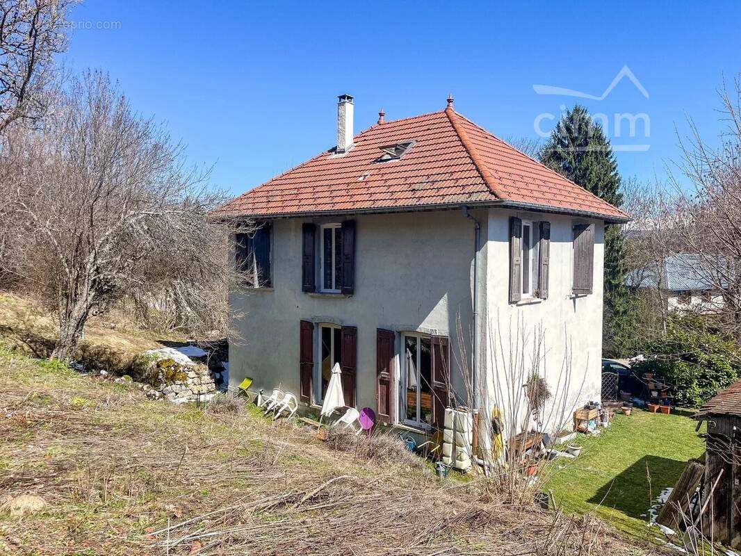 Maison à LA TERRASSE