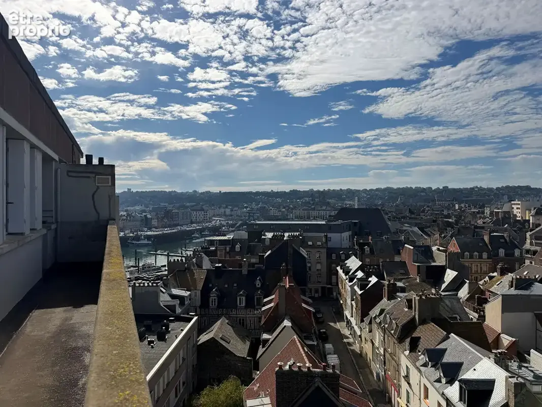 Appartement au dernier étage avec terrasse et vue mer, - photo 11