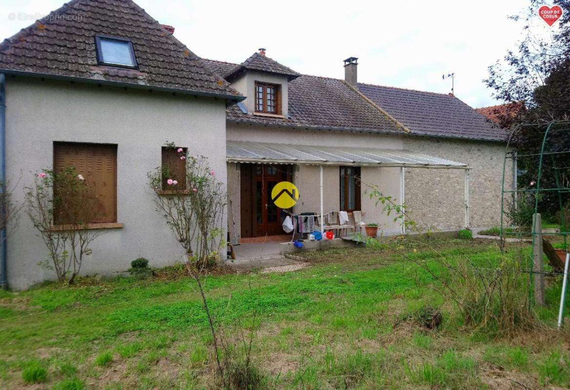 Maison à SAINT-AMAND-MONTROND