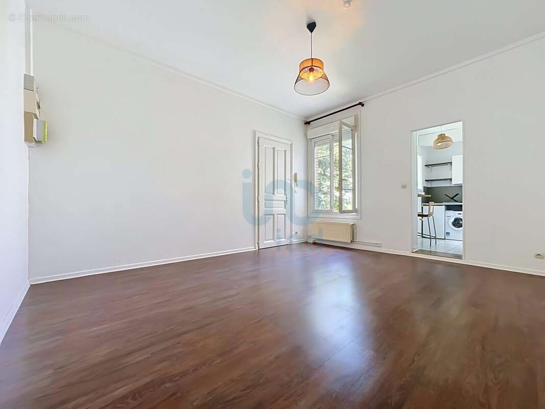 Appartement 24 m² à Reims  - photo 2
