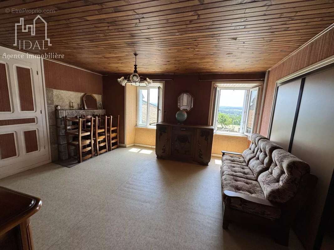 Maison à SAINT-LEGER-DU-MALZIEU