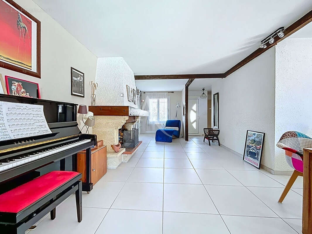 Maison à CASTELGINEST